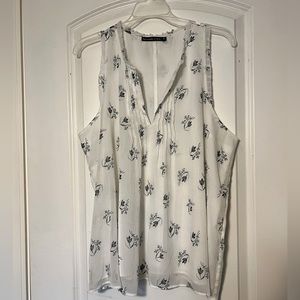 Abercrombie & Fitch Sleeveless Shell XL White Floral